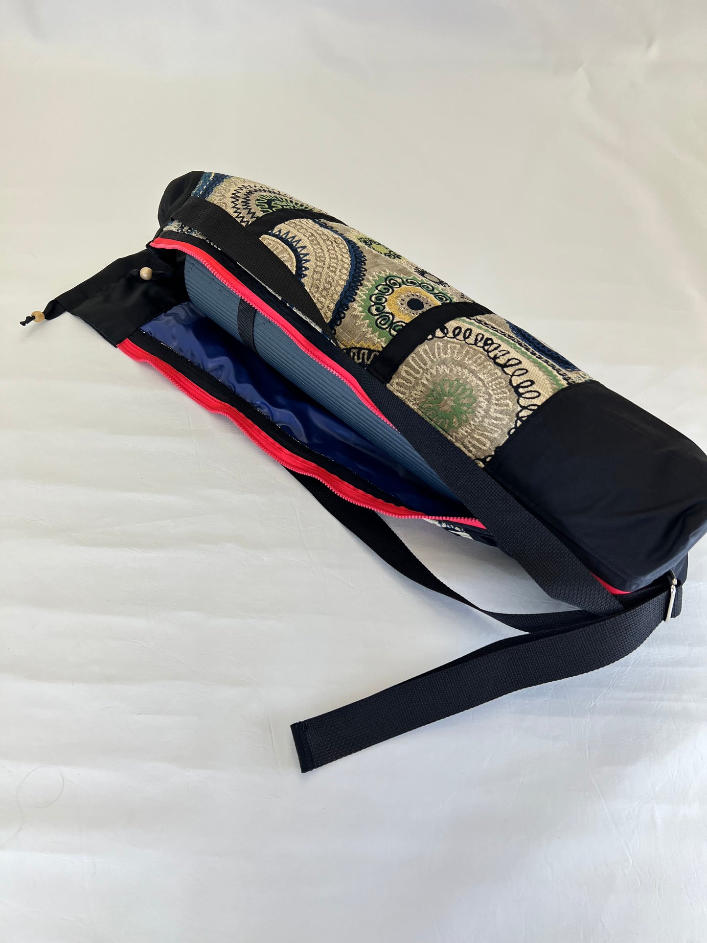 Red Zipper Yoga Mat Bag | Blue Mandala