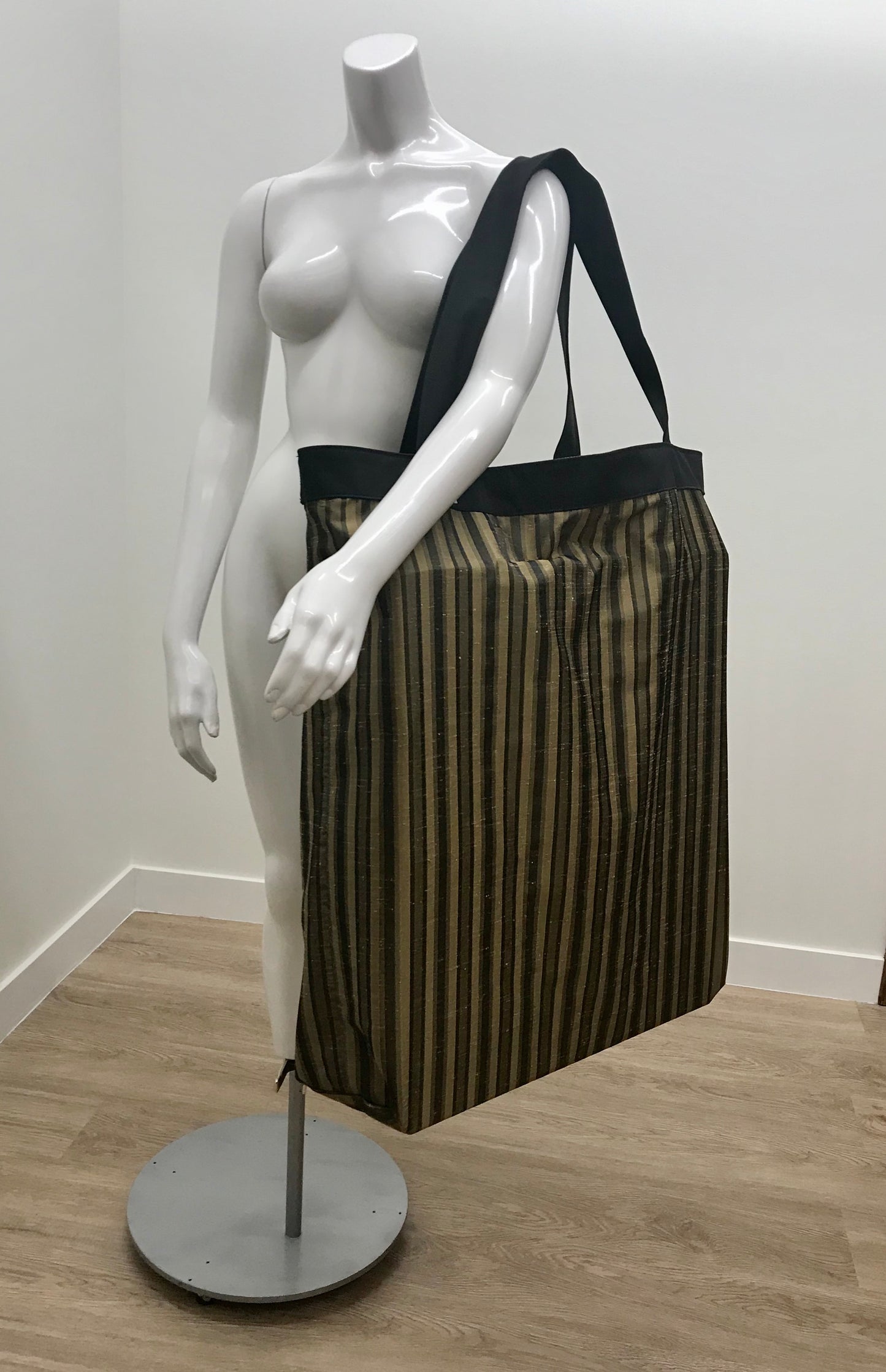 Large yoga bag to hold props for yoga practice.Made in Canada by My Yoga Room Elements