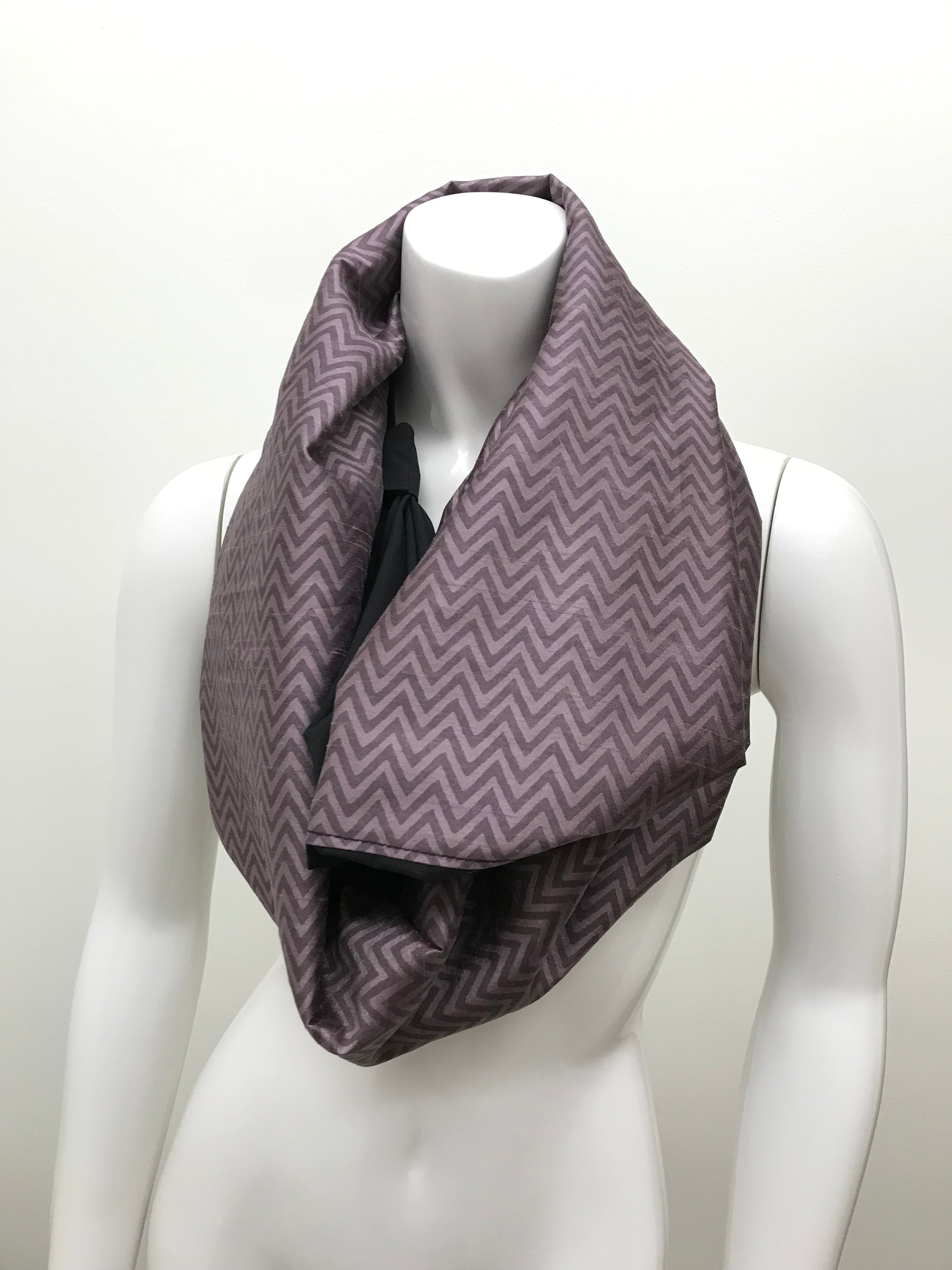 Turn your infinity scarf into a support for your meditation practice, quick snap and adjust to align the spine and sit in comfort. Created by My Yoga Room Elements and produced in Canada . Purple Chevron
