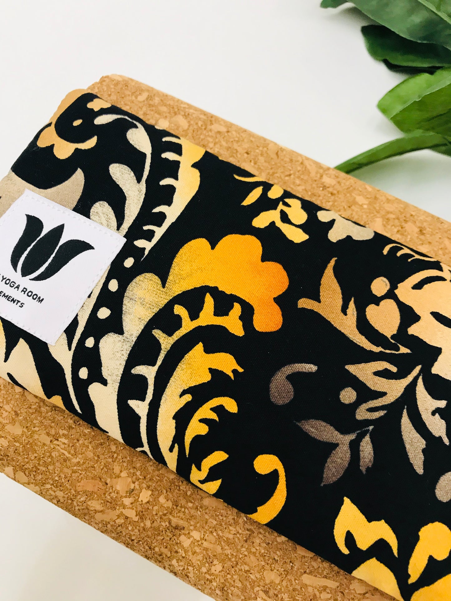 Yoga eye pillow, unscented, therapeutically weighted to soothe eye strain and stress or enhance your savasana. Handcrafted in Canada by My Yoga Room Elements. Autumn damask print and bamboo fabric.