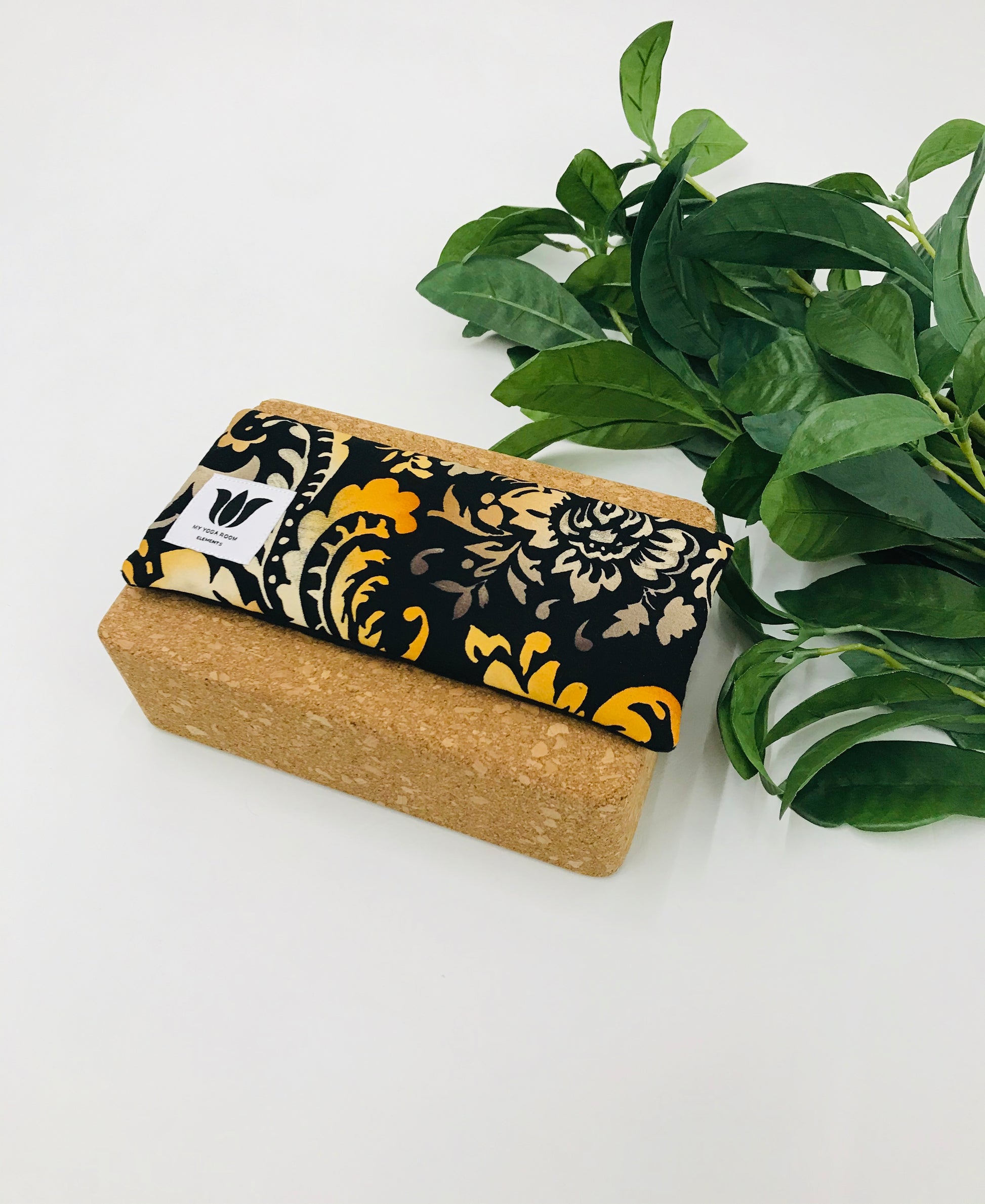 Yoga eye pillow, unscented, therapeutically weighted to soothe eye strain and stress or enhance your savasana. Handcrafted in Canada by My Yoga Room Elements. Autumn damask print and bamboo fabric.